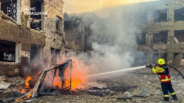 Вибухи в Сумах: РФ випустила шість КАБів, є влучання на трьох локаціях